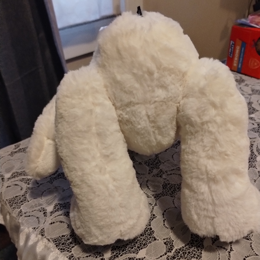 -Fao Schwarz white polar bear 14" Plush 2020 - Picture 11 of 17